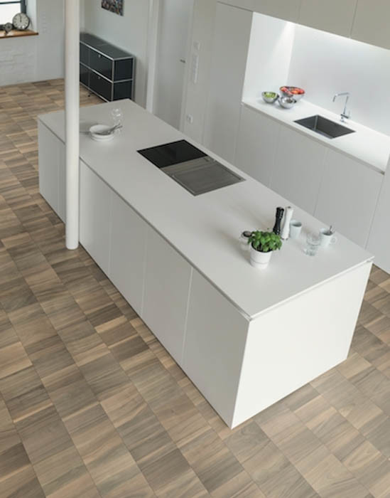 Ламинат напольный Egger Pro Comfort Flooring Large Орех Саррия EPC019