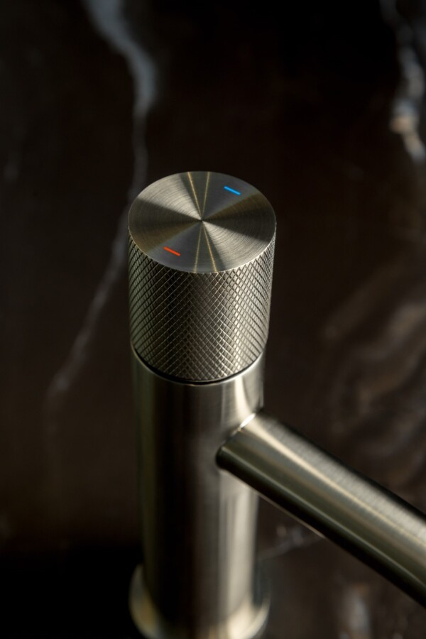 Смеситель для раковины Boheme Stick ручка Touch Nikel Brush 121-NB.2