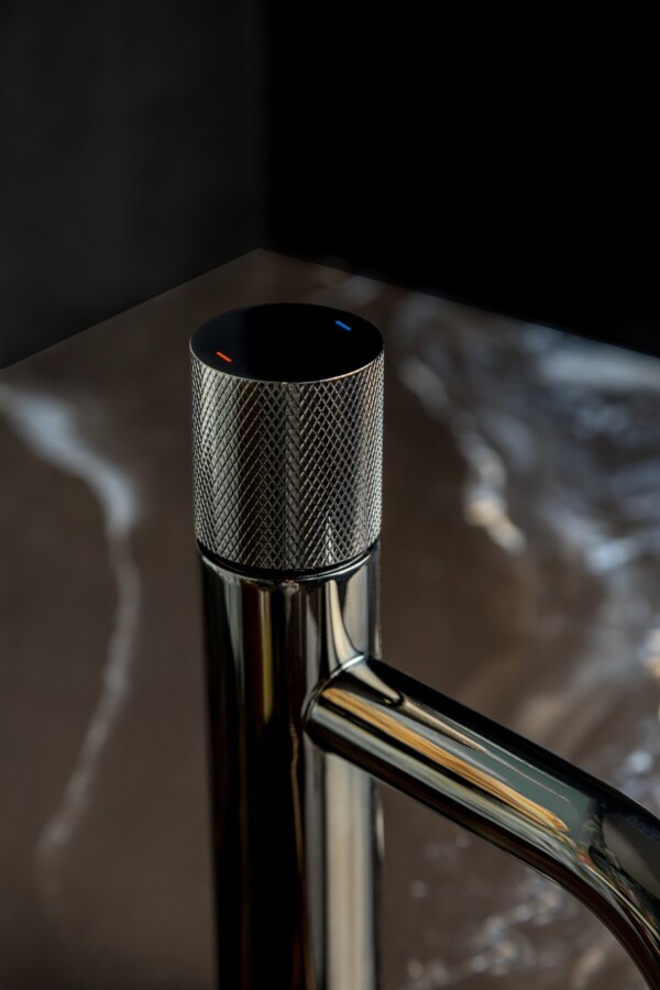 Смеситель для раковины Boheme Stick ручка Touch Shine Gun Metal 121-SGM.2