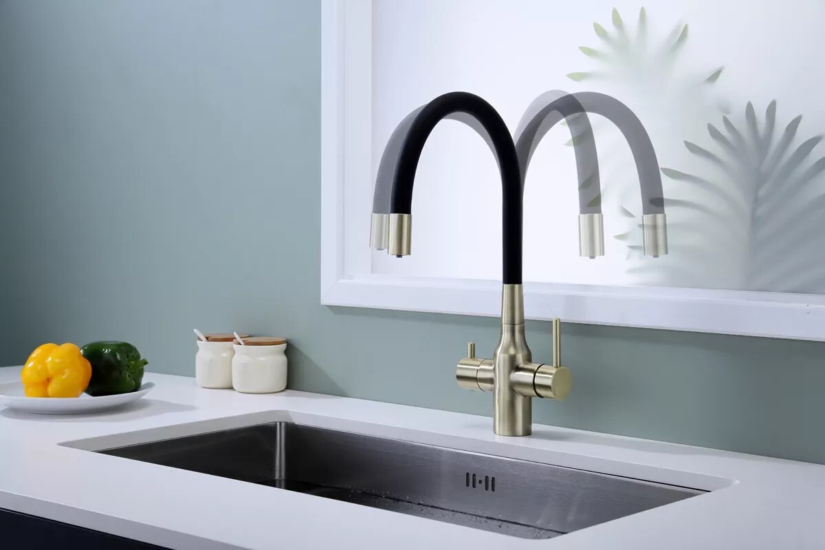 Смеситель для кухни под фильтр с гибким изливом Salix Sa213419-BR