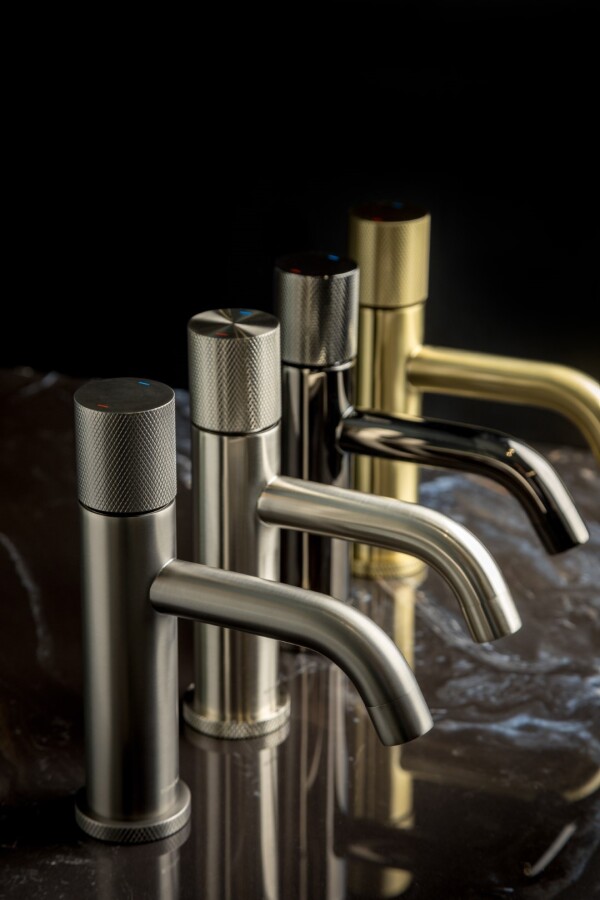 Смеситель для раковины Boheme Stick ручка Touch Nikel Brush 121-NB.2