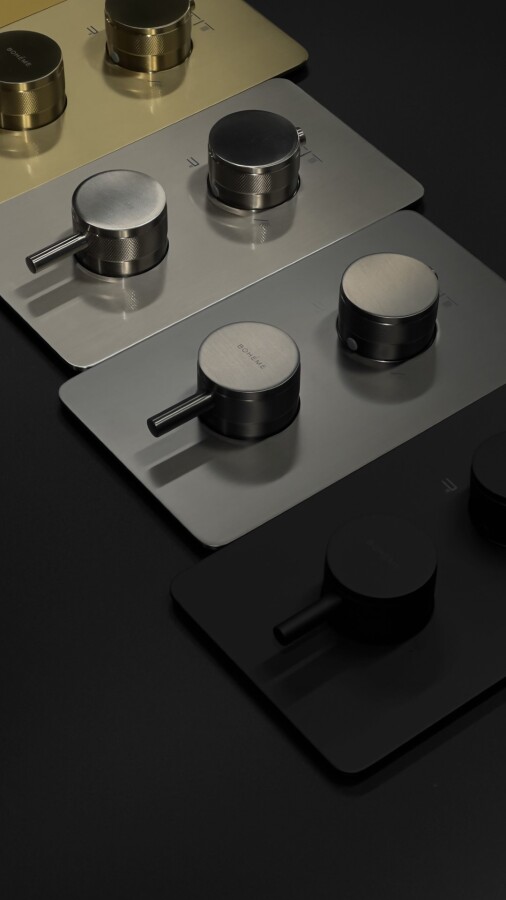 Смеситель встраиваемый с термостатом 3-х проходной Boheme Cell Thermo Gun Metal 134-3-GM