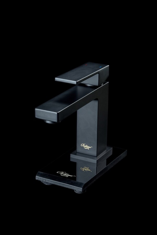 Смеситель для умывальника Boheme Qubic Matt Black 471-B