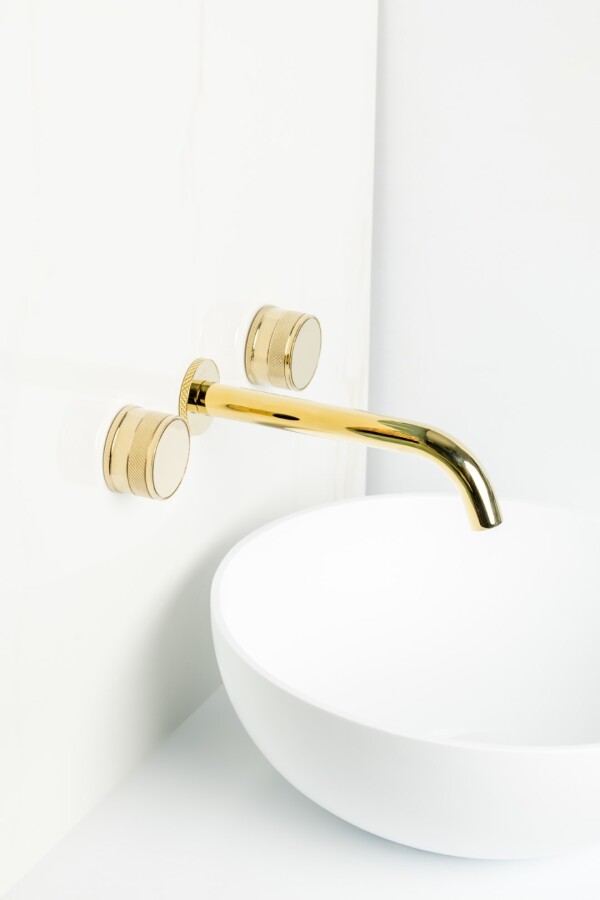 Смеситель для раковины из стены Boheme Prestige Gold на 3 отв. 152-2-G-PR