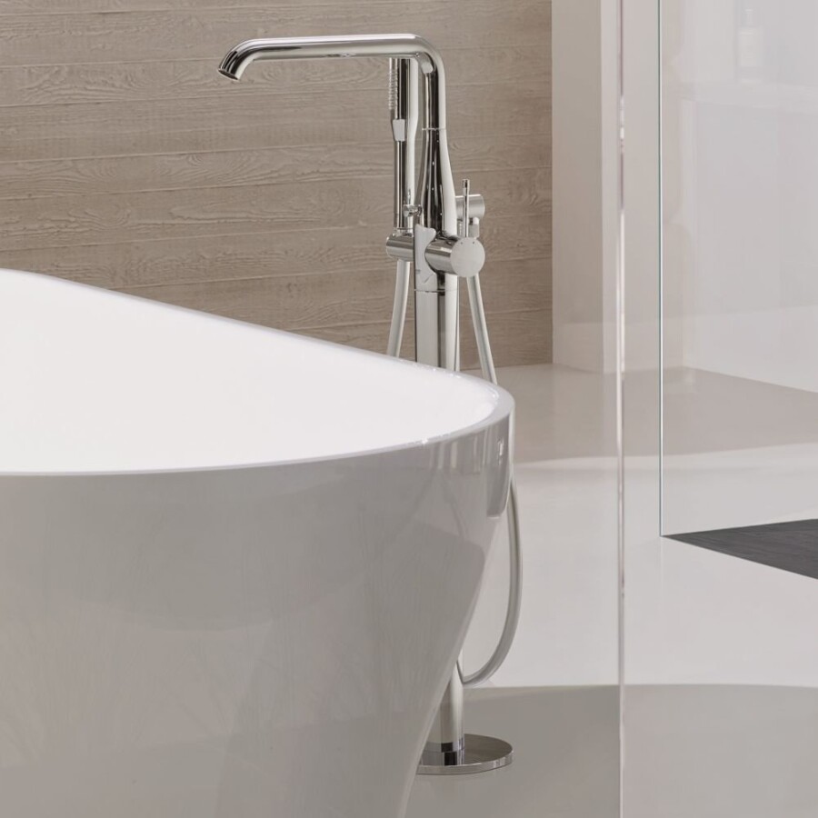 Grohe Essence+ 23491001 смеситель для ванны хром