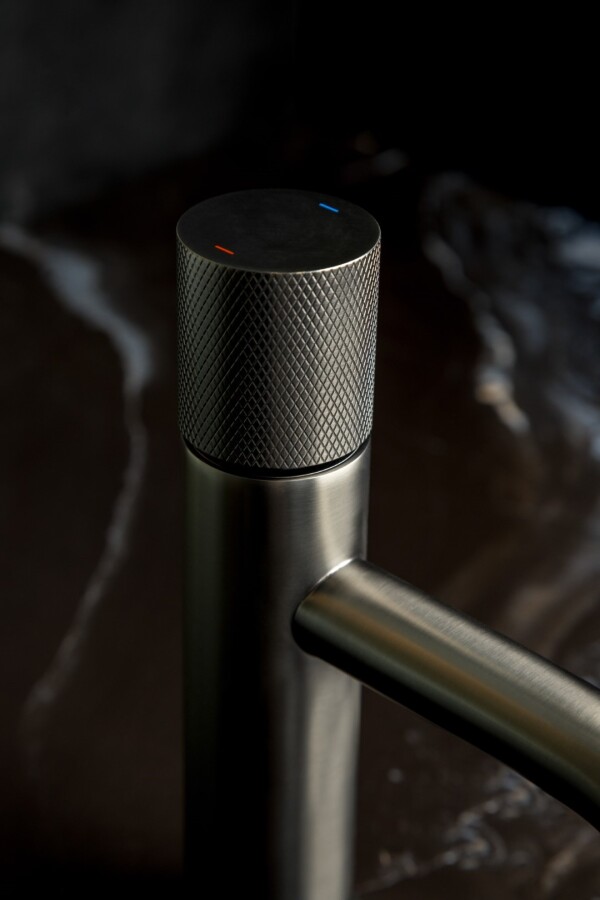 Смеситель для раковины Boheme Stick ручка Touch Gun Metal 121-GM.2