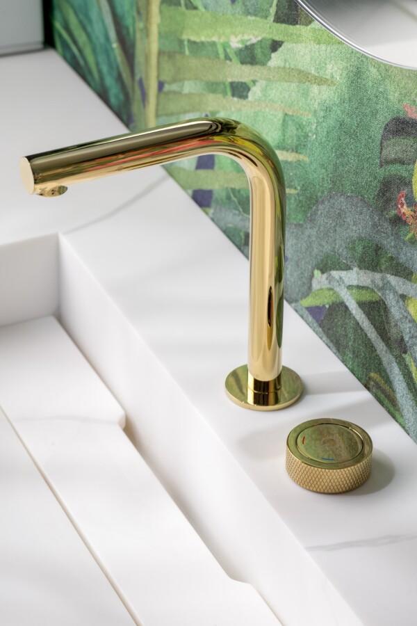 Смеситель автоматический для раковины на 2 отв. Boheme Tech Gold 158-G