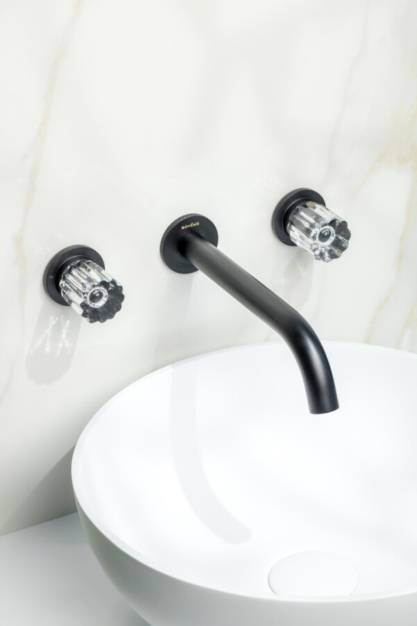 Смеситель для раковины из стены Boheme Elegante Черный матовый 152-2-B-EL