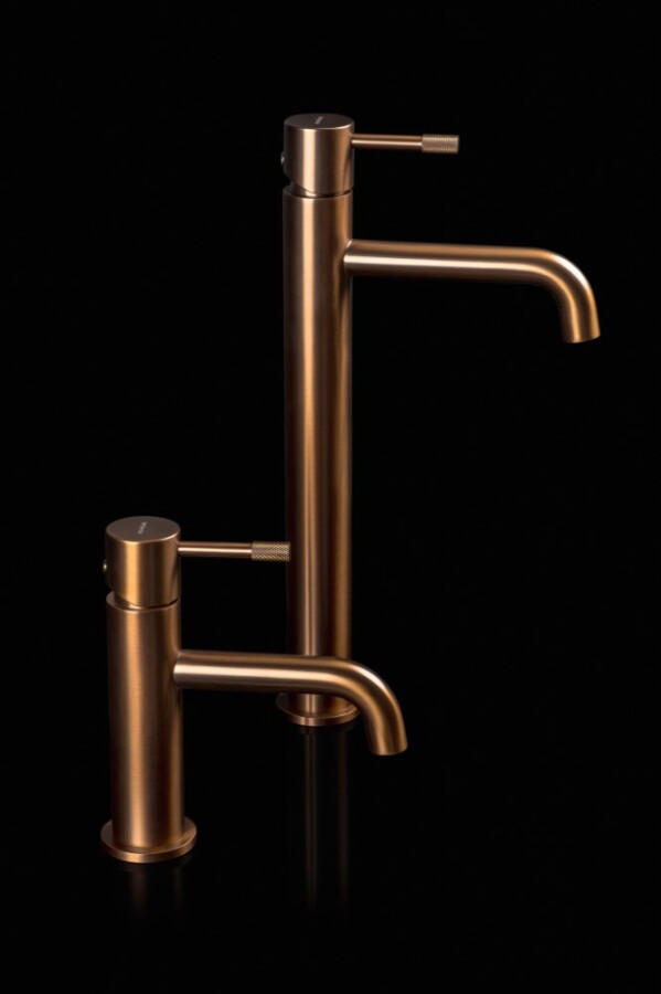 Смеситель для умывальника Boheme Uno Brushed Bronze 461-BRB