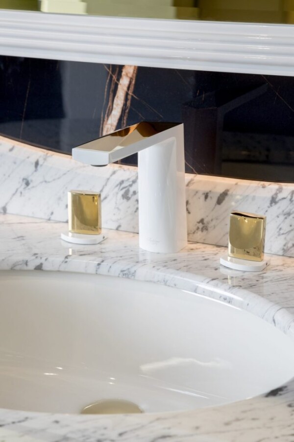 Смеситель врезной для раковины на 3отв. Boheme Venturo Белый / Золото 150-WG-TOUCH