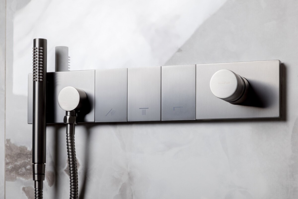 Душевая система трехпозиционная с изливом Boheme Zodiac Gun Metal 132-2-GM