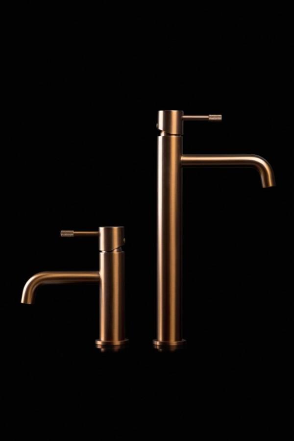 Смеситель для умывальника высокий Boheme Uno Brushed Bronze 462-BRB