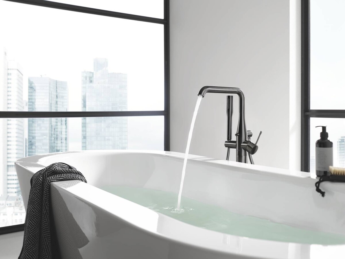 Grohe Essence+ 23491AL1 смеситель для ванны графит