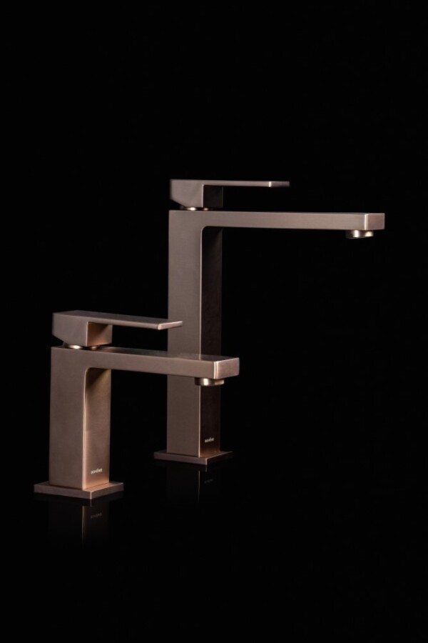 Смеситель для умывальника высокий Boheme Qubic Brushed Bronze 472-BRB