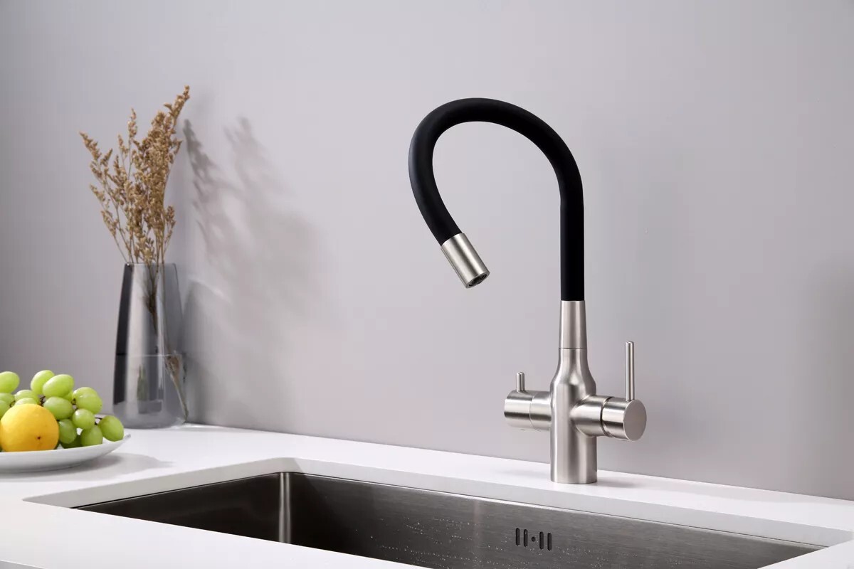 Смеситель для кухни под фильтр с гибким изливом Salix Sa213419-NI