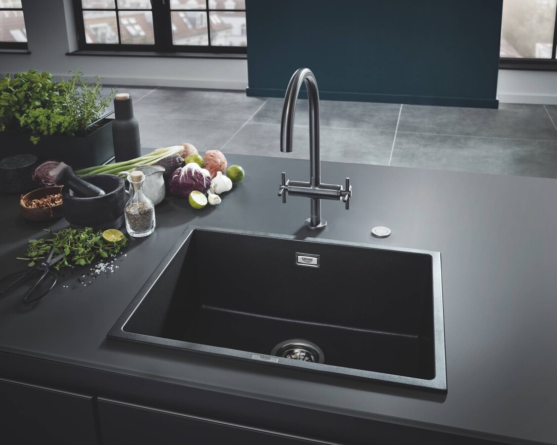 Grohe Atrio New 30362AL0 смеситель для кухни матовый графит