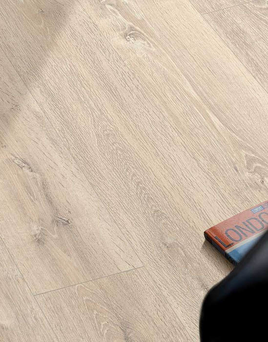 Ламинат напольный Egger Pro Comfort Flooring Large Дуб Кантон натуральный EPC026