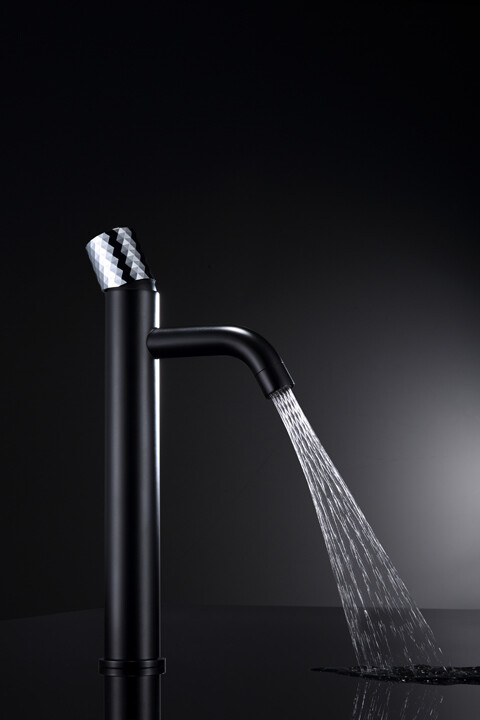 Смеситель для раковины высокий Boheme Stick Черный ручка Хром Diamond 122-BCR
