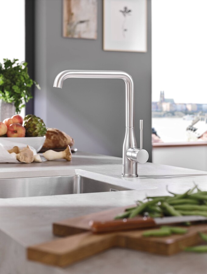 Grohe Essence 30269DC0 смеситель для кухни суперсталь