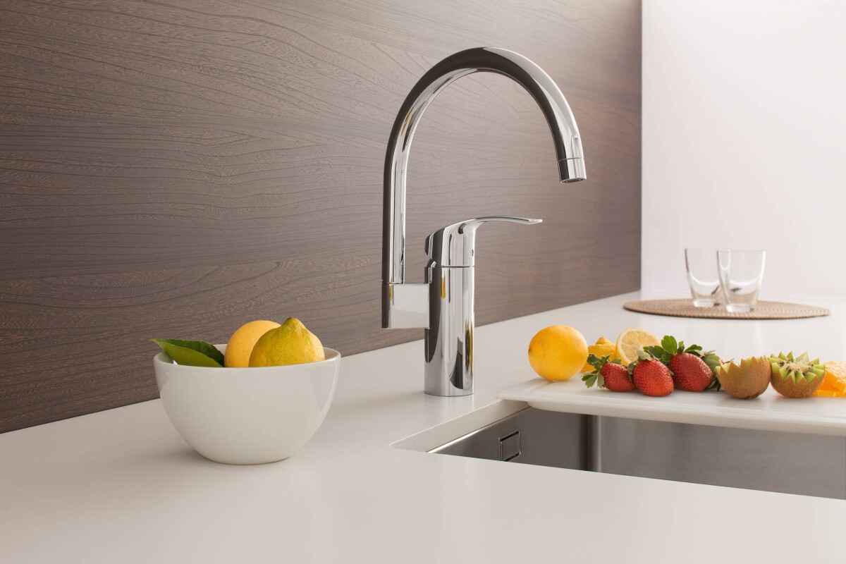 Grohe Eurosmart 33202DC2 смеситель для кухни суперсталь