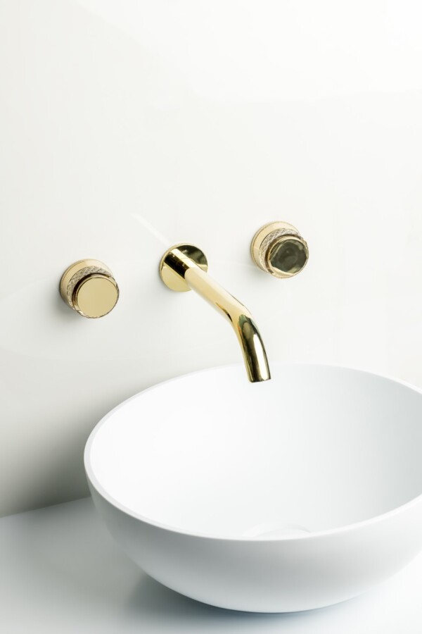 Смеситель для раковины из стены Boheme Aura Gold на 3 отв. 152-2-G-A